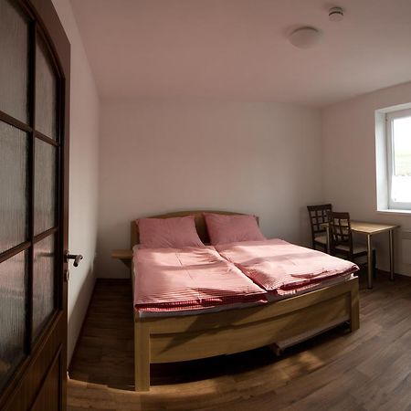 Penzion U Sklepu Hotel Hovorany Buitenkant foto