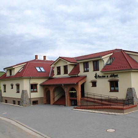 Penzion U Sklepu Hotel Hovorany Buitenkant foto