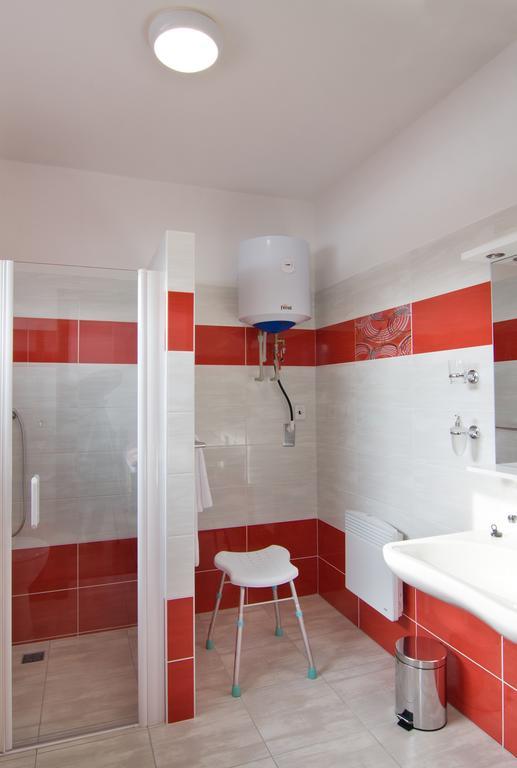 Penzion U Sklepu Hotel Hovorany Buitenkant foto