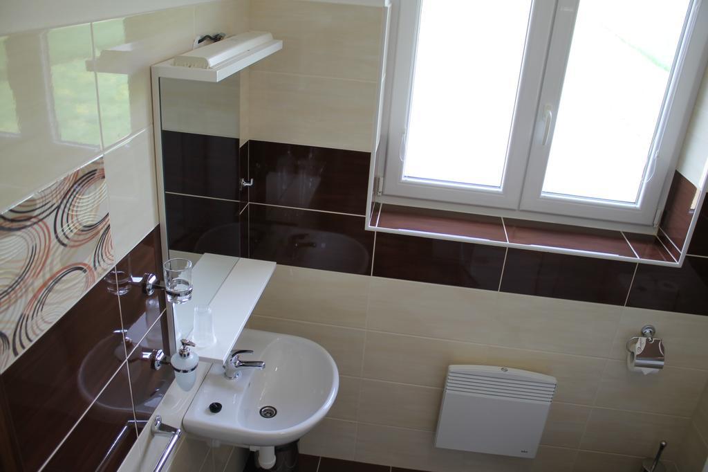 Penzion U Sklepu Hotel Hovorany Buitenkant foto